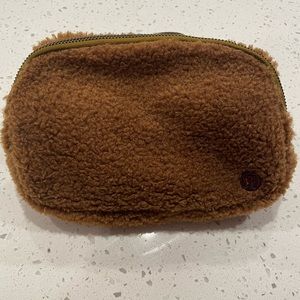 NWT Lululemon fleece everywhere bag